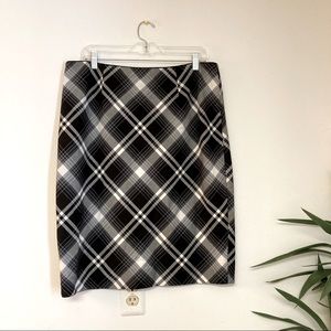 White House Black Market Pencil Skirt